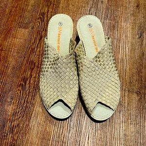 Size 41 (US 10) BM Bernie Mev Venti Summer Slide.  The color is tan /taupe.